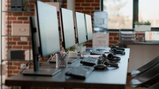 نمونه موضوع فعالیت شرکت کامپیوتری